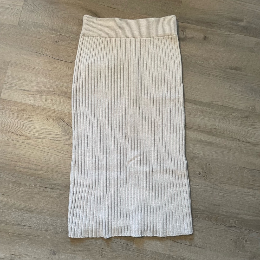 Time and Tru Cream Ribbed Midi Pencil Skirt